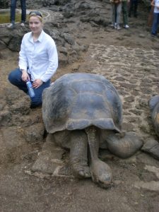 Meitsi ja jättiläiskilpikonna Galápagos-saarilla (2010)