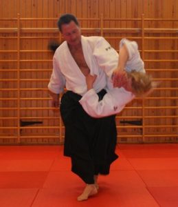 Heitettävänä lonkkaheitossa (2007)